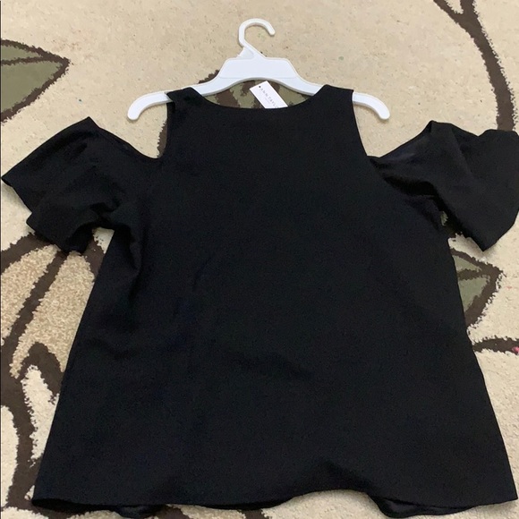 ANN TAYLOR Factory Black Cold Shoulder top - Picture 3 of 4